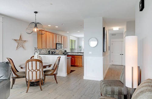 Jonestown Condominio | BEST View of Lake Travis!! Largest 3 Bed-3 Bath Floor Plan-THE HOLLOWS-Sleeps 8