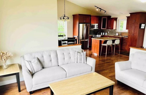 Sicamous Condominio | Best views in all of Sicamous!