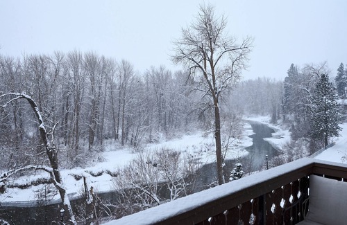 Leavenworth Condominio | Best Views in Leavenworth from Downtown 2-bedroom Condo