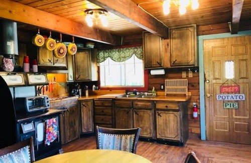 Kamas Cabina | Best Views in Weber Canyon! 4 bdrm Rustic Paradise