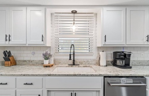 Winchester Apartamento | Best Views on Lake, TIki Hut, Boat Rental + More