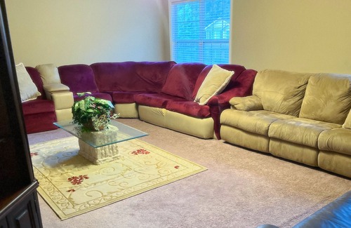 Normal Casa | Best VRBO in Huntsville, Alabama: Charming Private Room Close to Everything
