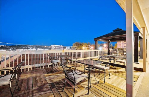 Downtown Branson Hotel | Best Western Plus Landing View Inn & Suites