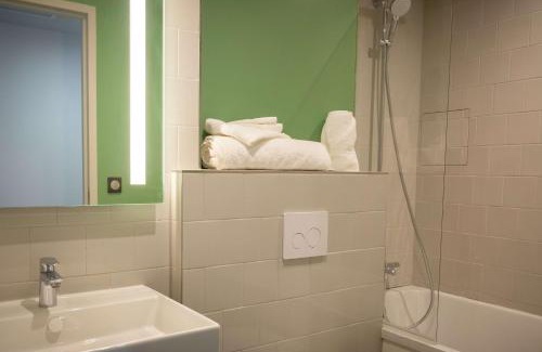 Saint-Ouen Hotel | Best Western 11BAUER Paris Saint-Ouen
