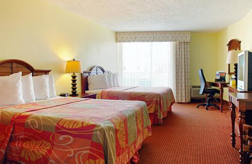 Daytona Beach Shores Hotel | Best Western Aku Tiki Inn