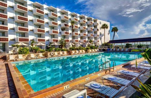 Daytona Beach Shores Hotel | Best Western Aku Tiki Inn
