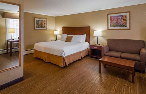 Bennington Casa | Best Western Bennington - Deluxe King Bed #5