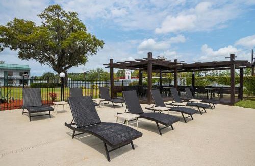 Savannah Hotel | Best Western Central Inn