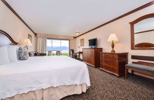 Sandpoint Hotel | Best Western Edgewater Resort