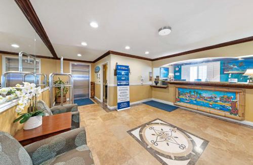 Sunset Beach Hotel | Best Western Harbour Inn & Suites Huntington - Sunset Beach