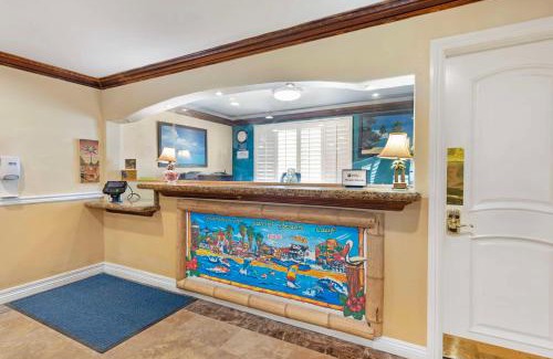 Sunset Beach Hotel | Best Western Harbour Inn & Suites Huntington - Sunset Beach