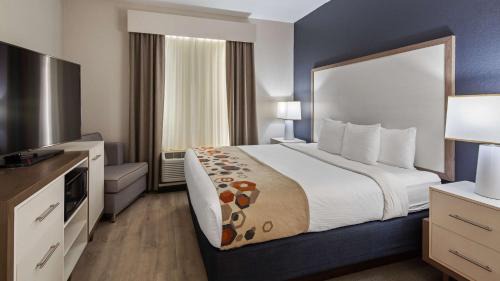 Walker's Island Hotel | Best Western Heritage Inn and Suites