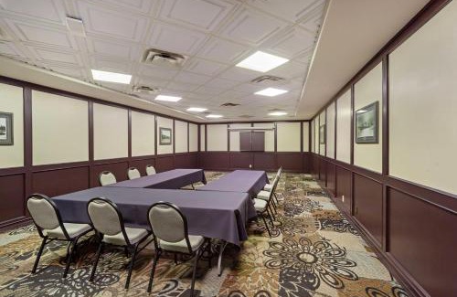 Edson Hotel | Best Western High Road Inn