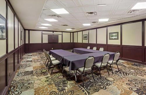 Edson Hotel | Best Western High Road Inn