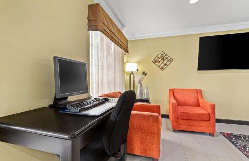 Broken Arrow Hotel | Best Western Kenosha Inn