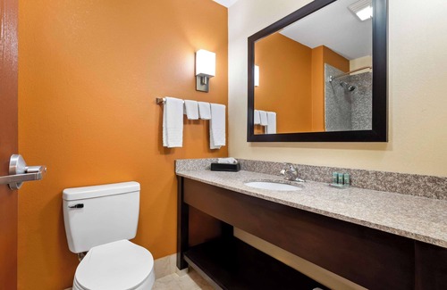 Broken Arrow Hotel | Best Western Kenosha Inn