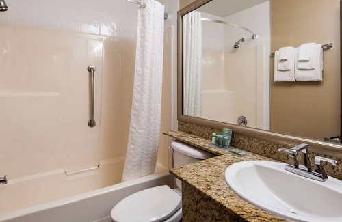 Newton Hotel | Best Western King George Inn & Suites