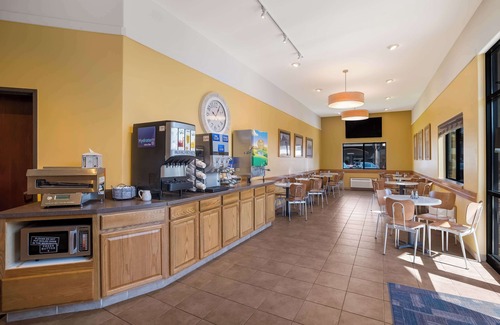 Pinnacles Entrance Badlands Hotel | Best Western Plains Motel