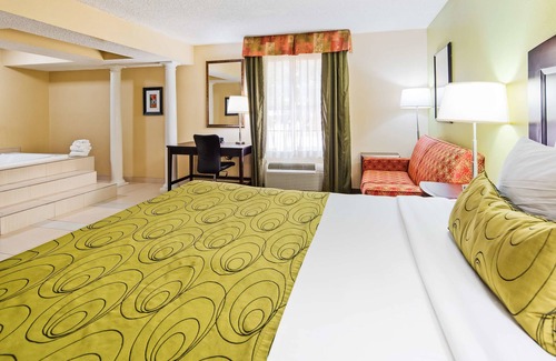 Dallas Hotel | Best Western Plus Addison/Dallas Hotel