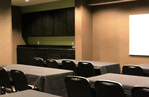 Arlington Hotel | Best Western Plus Arlington North Hotel & Suites
