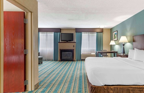 Pittsfield Hotel | Best Western Plus Berkshire Hills Inn & Suites