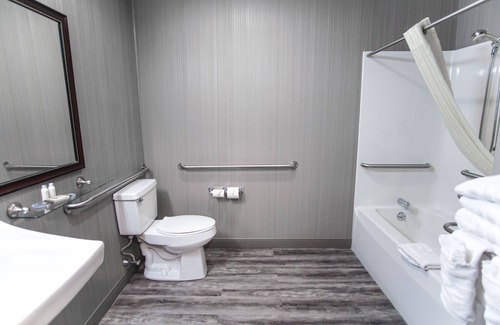 Pittsfield Hotel | Best Western Plus Berkshire Hills Inn & Suites