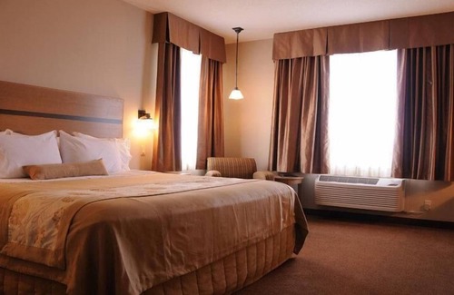 Sylvan Lake Hotel | Best Western Plus Chateau Inn Sylvan Lake