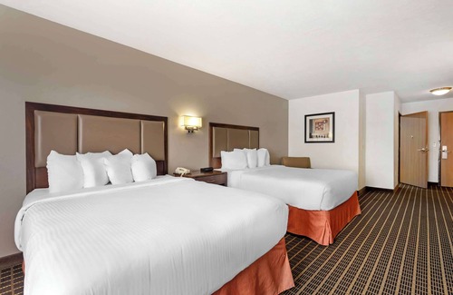 Pueblo Hotel | Best Western Plus Eagleridge Inn & Suites