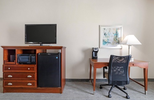 Sulphur Hotel | Best Western Plus Executive Hotel & Suites