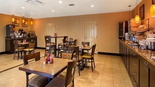Springfield Hotel | Best Western Plus Grand Manor Inn