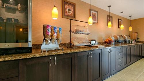 Springfield Hotel | Best Western Plus Grand Manor Inn