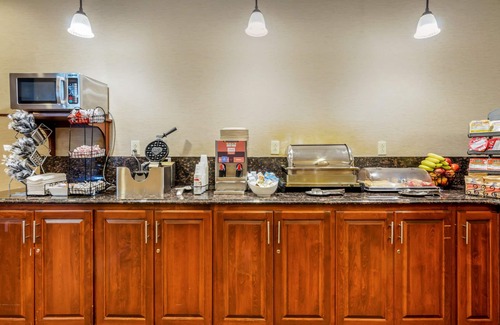 Roanoke Hotel | Best Western Plus Inn at Valley View