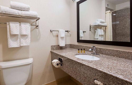 Tarrytown Hotel | Best Western Plus Kansas City Airport-KCI East