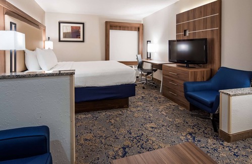 Tarrytown Hotel | Best Western Plus Kansas City Airport-KCI East