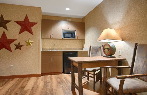 Fargo Hotel | Best Western Plus Kelly Inn & Suites