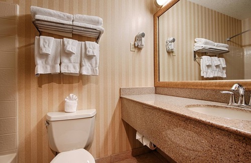 Lincoln City Hotel | Best Western Plus Landmark Inn