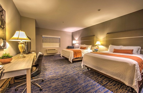 Burbank Hotel | Best Western Plus Media Center Inn & Suites