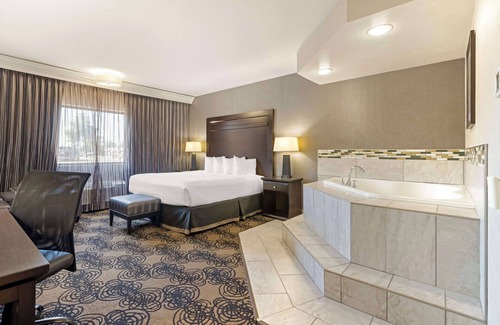 Millard Hotel | Best Western Plus Midwest Inn