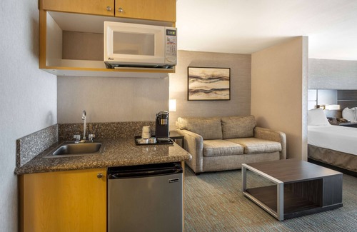 North Las Vegas Hotel | Best Western Plus North Las Vegas Inn & Suites