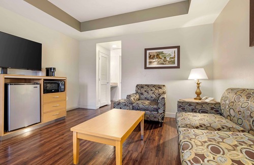 Palm Desert Hotel | Best Western Plus Palm Desert Resort