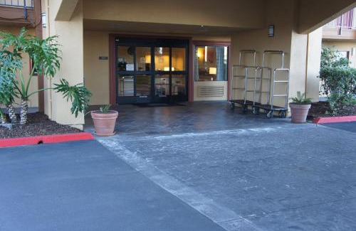 Pleasanton Hotel | Best Western Plus Pleasanton Inn