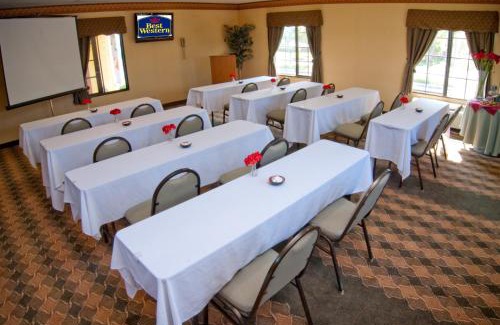 Anaheim Resort Hotel | Best Western Plus Raffles Inn & Suites