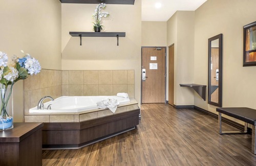 Saint John Hotel | Best Western Plus Saint John Hotel & Suites