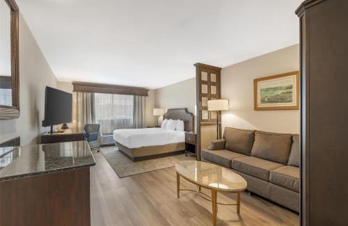 Penn Yan Hotel | Best Western PLUS Vineyard Inn and Suites