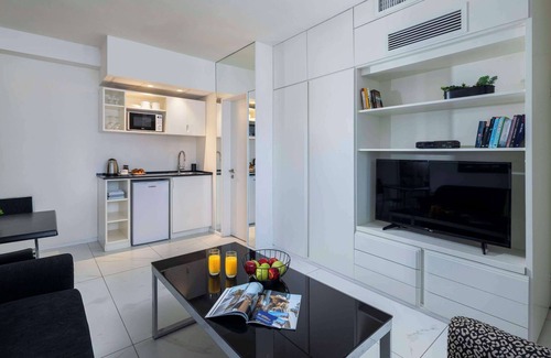 Tel Aviv Promenade Hotel | Best Western Regency Suites