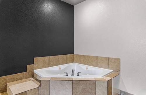 Sherwood Hotel | Best Western Sherwood Inn & Suites