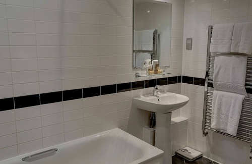 Weybridge Hotel | Best Western Ship Hotel