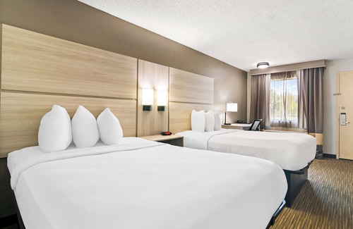 Joplin Hotel | Best Western The Oasis at Joplin