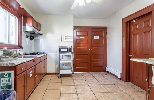 Hillside Casa | ⭐️Best XL House To Visit NYC-5BR+3Baths+Hot Tub+Parking 5 cars