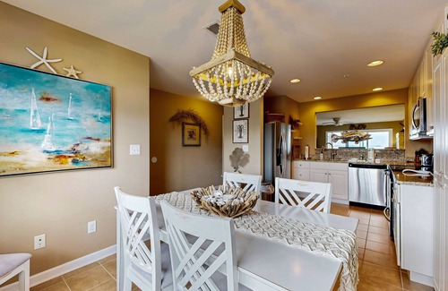 Ocean View Condominio | Bethany Bay 2nd floor condo w/shared pool, tennis court, on-site golf, balcony